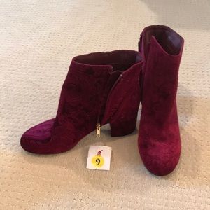 NWT red/maroon zip up velvet booties, size 9